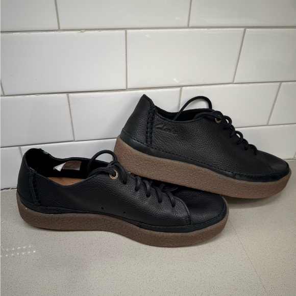 Never worn!  CLARKS MEN'S OAKPARK LOW BLACK LEATHER SNEAKERS - Picture 4 of 6